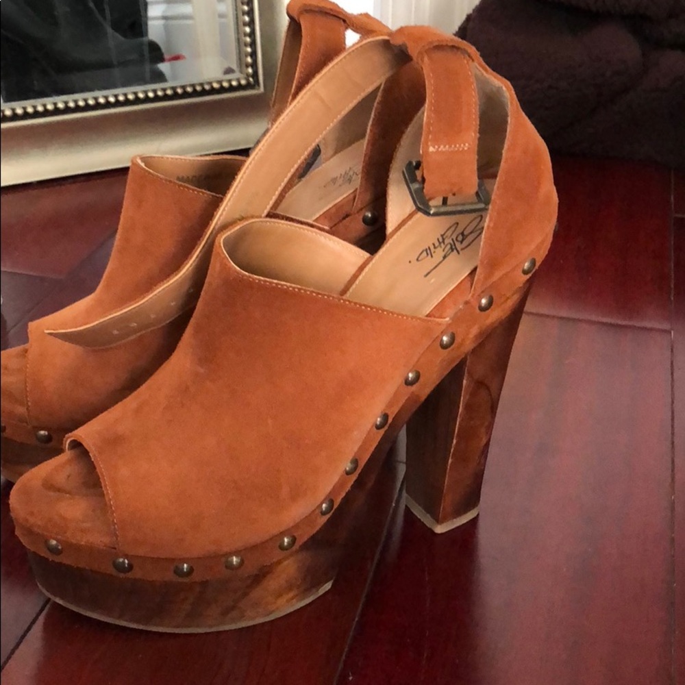 LF wooden heels